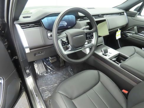 New 2026 Land Rover Range Rover SE image 9