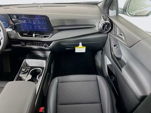New 2026 Chevrolet Equinox LT w/ Convenience Package II FWD image 23