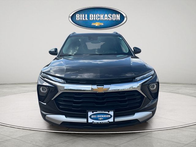 Used 2025 Chevrolet TrailBlazer LT FWD image 2
