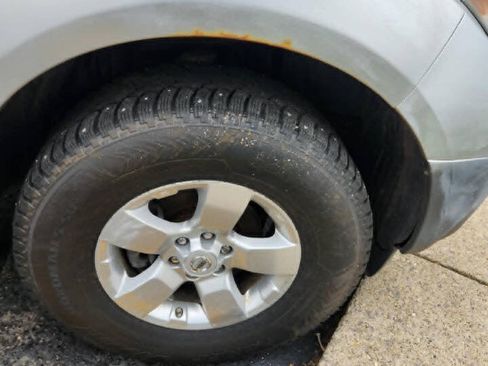 Used 2011 Nissan Frontier S AWD/4WD image 27