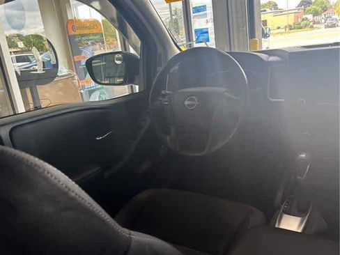 Used 2022 Nissan Frontier SV image 12