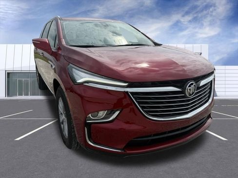 Used 2024 Buick Enclave Essence image 1