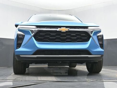 New 2026 Chevrolet Trax LT w/ Driver Confidence Package FWD image 39