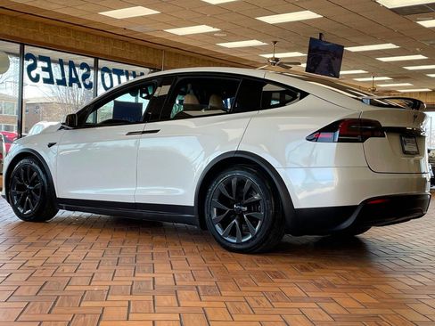 Used 2022 Tesla Model X AWD image 8
