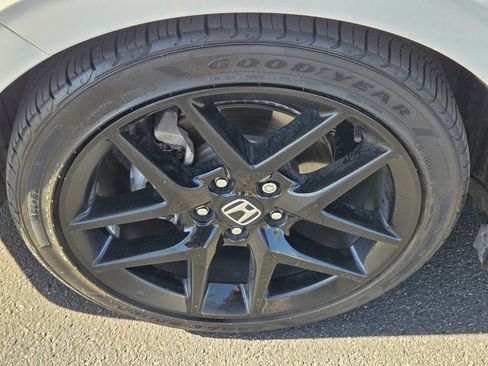 Used 2024 Honda Civic Sport image 9