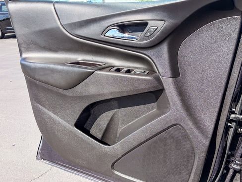 Used 2022 Chevrolet Equinox LT FWD image 19