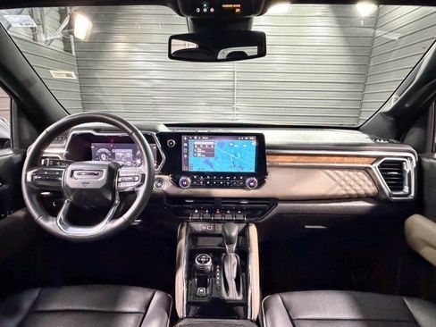 Used 2023 GMC Canyon Denali image 16