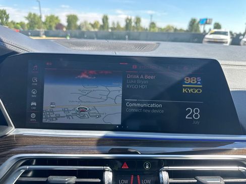 Used 2021 BMW X5 xDrive40i w/ Premium Package AWD/4WD image 3