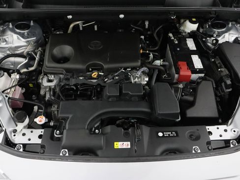 Used 2025 Toyota RAV4 XLE FWD image 38