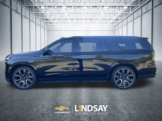 Certified 2025 Chevrolet Suburban RST w/ Advanced Technology Package AWD/4WD image 5