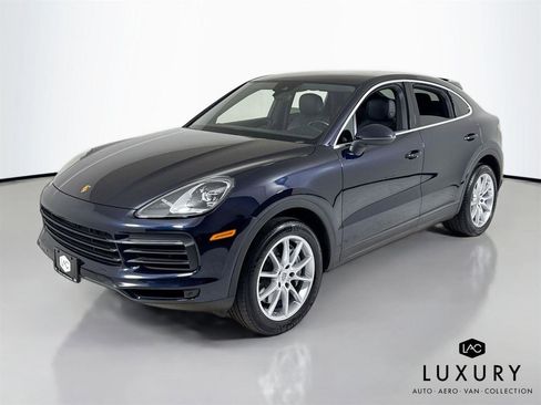 Used 2022 Porsche Cayenne Coupe w/ Premium Package image 3