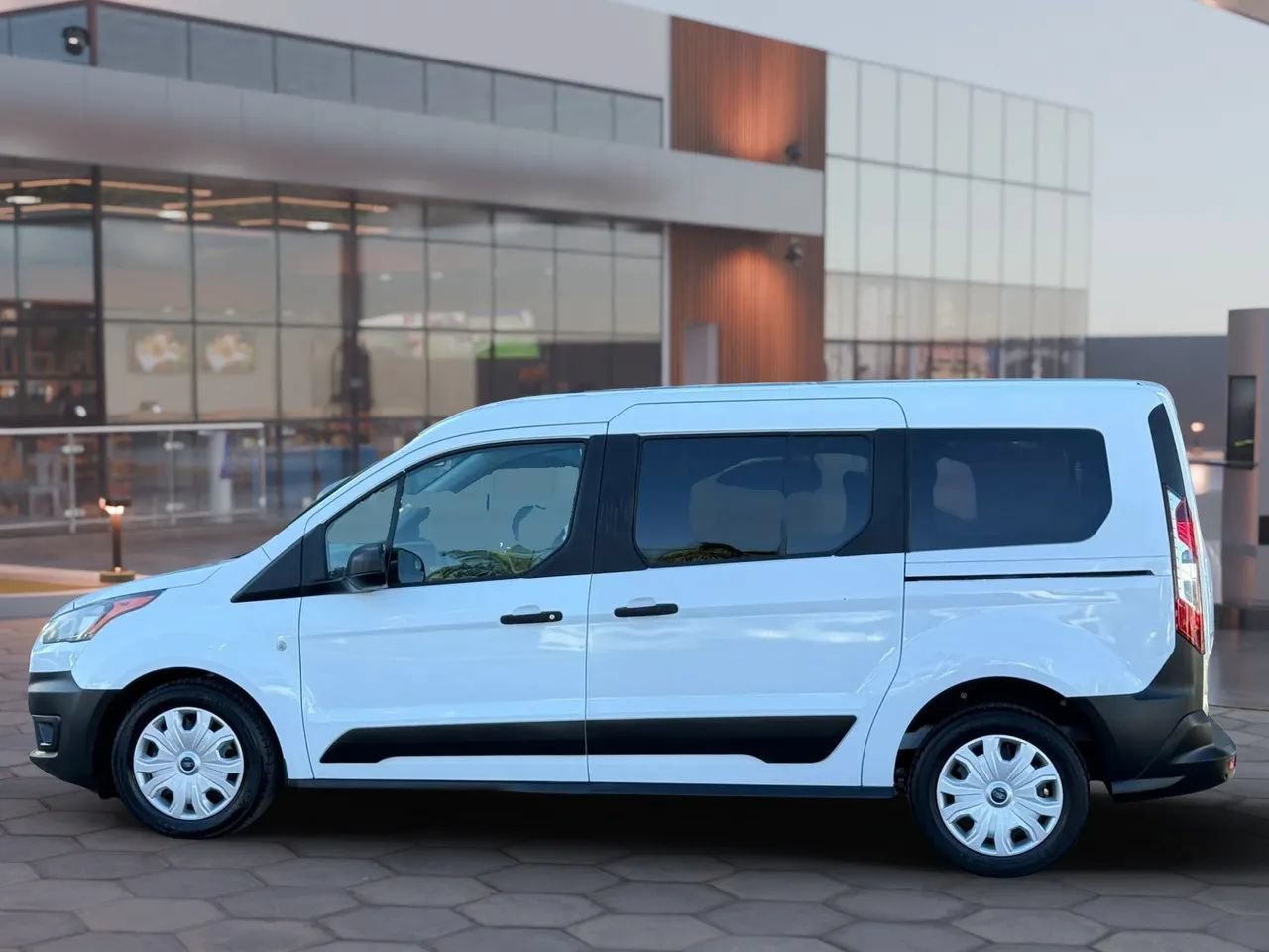 Used 2021 Ford Transit Connect XL FWD image 3