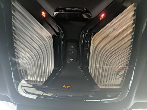 Used 2024 BMW X7 xDrive40i w/ Executive Package image 34