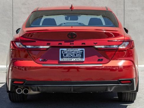 Used 2025 Toyota Camry SE w/ Convenience Package image 4