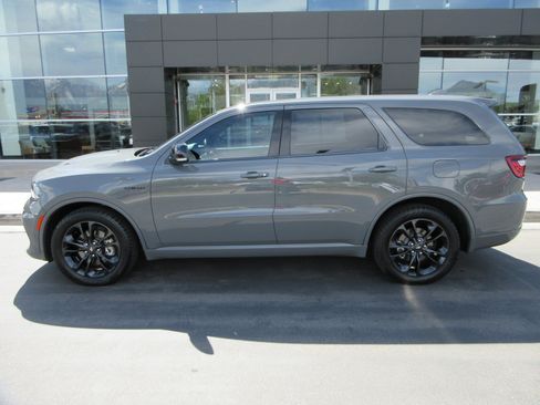 Used 2022 Dodge Durango R/T w/ Blacktop Package AWD/4WD image 4
