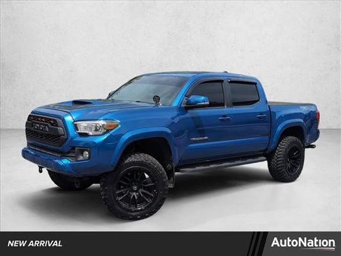 Used 2018 Toyota Tacoma TRD Sport w/ Technology Package image 1