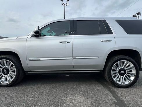 Used 2020 Cadillac Escalade Platinum image 3