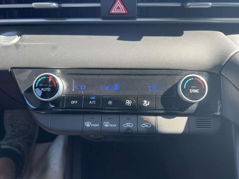 Certified 2023 Hyundai Elantra SEL FWD image 30