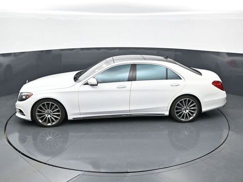Used 2017 Mercedes-Benz S 550 Sedan image 34