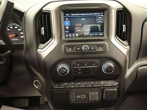 Used 2025 Chevrolet Silverado 1500 Custom Trail Boss AWD/4WD image 10