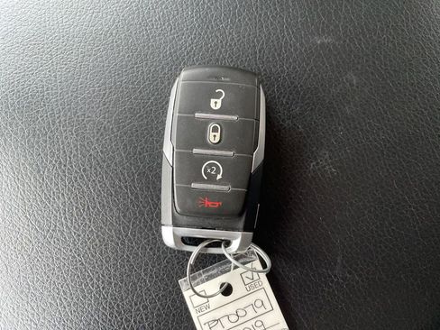 Used 2019 RAM 1500 Laramie image 31