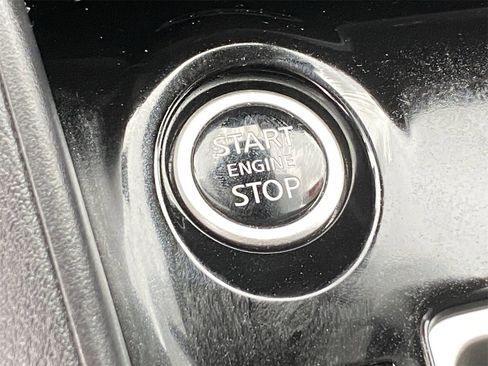 Certified 2023 Nissan Versa SV image 27