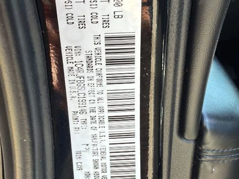 Used 2020 Jeep Grand Cherokee Limited AWD/4WD image 32