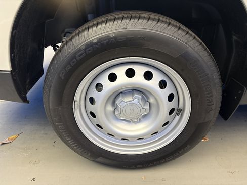 Used 2025 Ford Maverick XL w/ Equipment Group 102A image 8