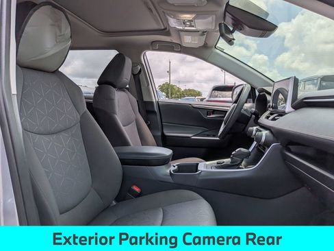 Used 2024 Toyota RAV4 XLE AWD/4WD image 31