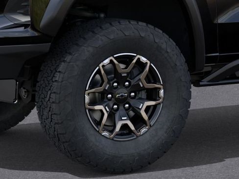 New 2026 Chevrolet Colorado ZR2 w/ Technology Package AWD/4WD image 9