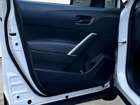 Certified 2023 Toyota Corolla Cross LE w/ Moonroof Package FWD image 22