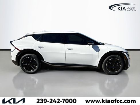 New 2025 Kia EV6 Wind image 6
