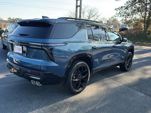 New 2026 Chevrolet Traverse RS w/ LPO, Floor Liner Package image 5