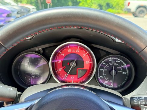 Used 2019 FIAT 124 Spider Abarth w/ Navigation & Sound Group RWD image 33