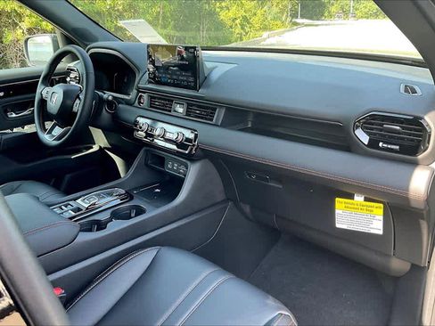 New 2025 Honda Pilot TrailSport image 10