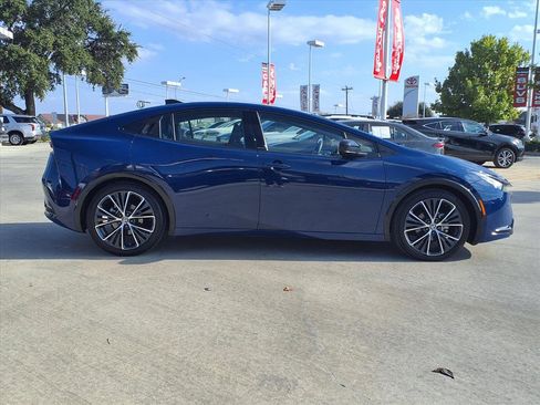 Used 2025 Toyota Prius Limited image 4