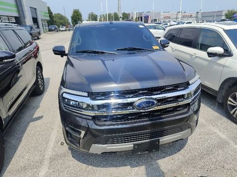 Used 2023 Ford Expedition Limited AWD/4WD image 14