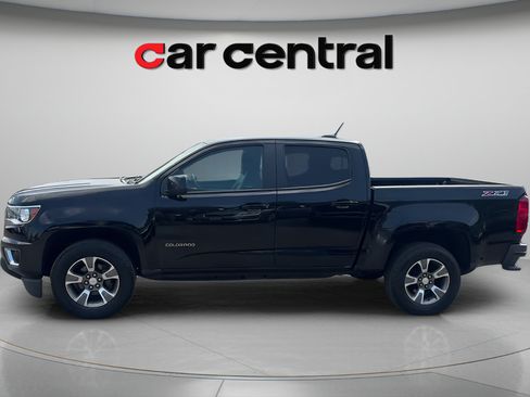 Used 2016 Chevrolet Colorado Z71 AWD/4WD image 2