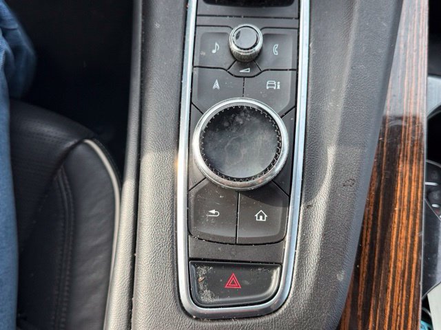 Used 2023 Cadillac Escalade Premium Luxury AWD/4WD image 26