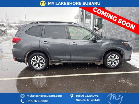 Used 2022 Subaru Forester Premium image 9