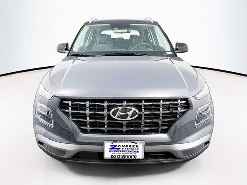 Certified 2025 Hyundai Venue Limited image 4