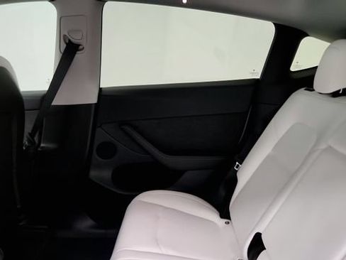 Used 2022 Tesla Model Y Long Range AWD/4WD image 42