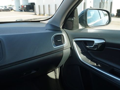 Used 2016 Volvo S60 T5 Premier w/ Convenience Package FWD image 8