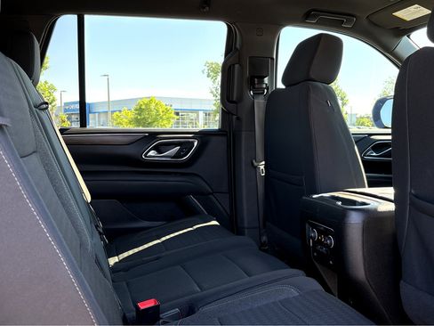 Used 2024 Chevrolet Tahoe LS RWD image 9
