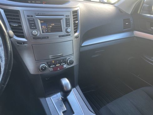 Used 2014 Subaru Outback 2.5i Premium image 11