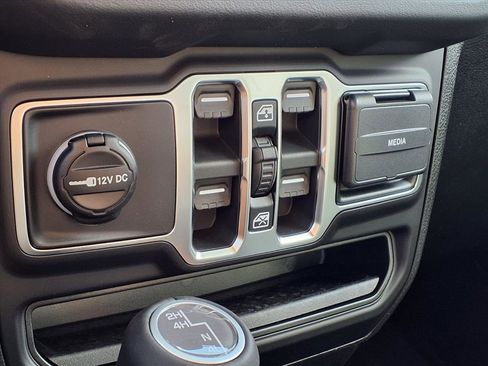 New 2026 Jeep Gladiator Mojave AWD/4WD image 15