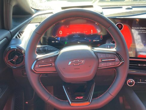 New 2025 Chevrolet Equinox EV RS w/ Convenience Package II FWD image 7
