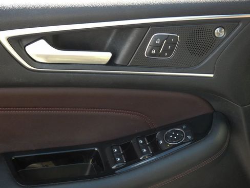 Used 2020 Ford Edge Titanium w/ Equipment Group 301A image 11