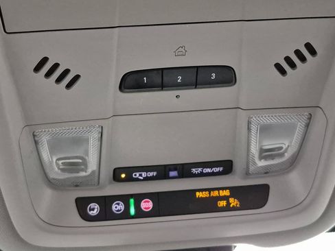 Certified 2021 GMC Terrain SLT image 33