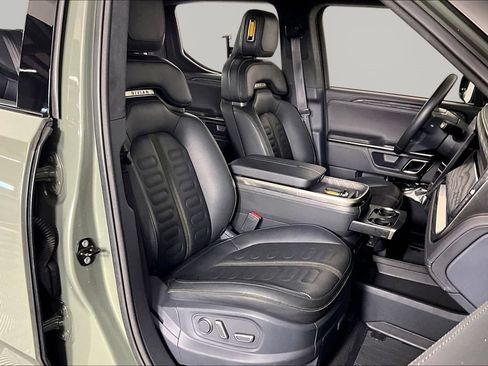 Used 2022 Rivian R1T Launch Edition AWD/4WD image 24